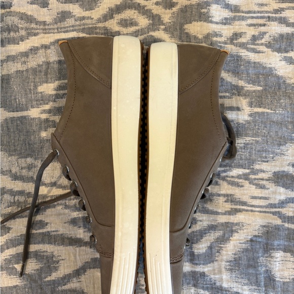 NWOT Men’s grey Ecco sneaker in size 14! - Picture 2 of 5